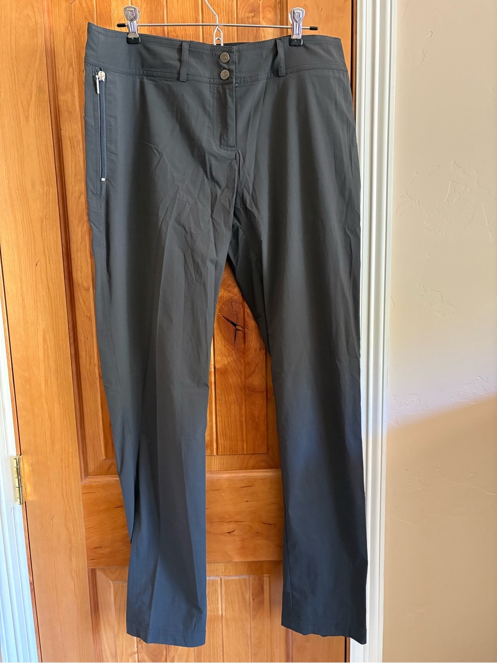 Women’s luxury Black light weight travel Stretch Pants